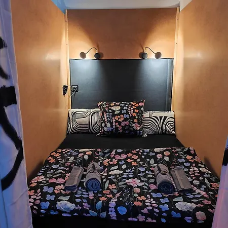 Central Quirky Apartment *